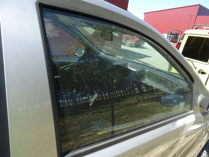 PREDNJE DESNO STAKLO 46522974