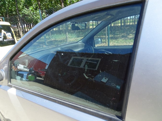 STAKLO PREDNJE LEVO 46522975