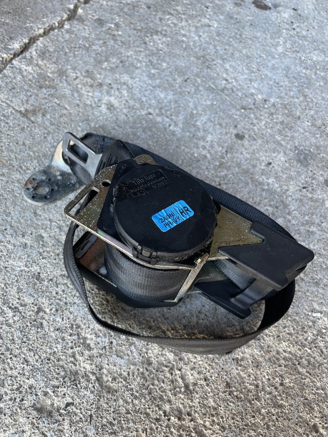  pojas Pozadi desno 6Y9857448F