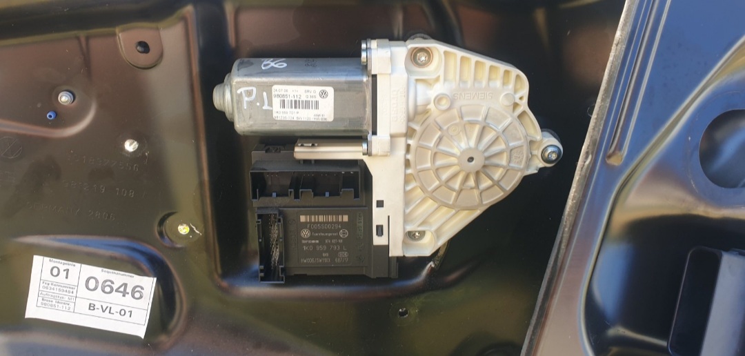 motor podizača stakla pozadi levo 1K0959703P