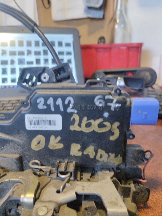 ŠKODA FABIA BRAVA VRATA POZADI DESNO 3B4839016