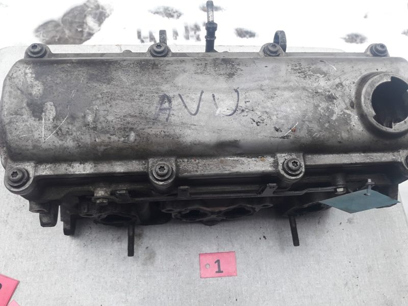 škoda octavia 1.6 AVU GLAVA MOTORA  06A103351H
