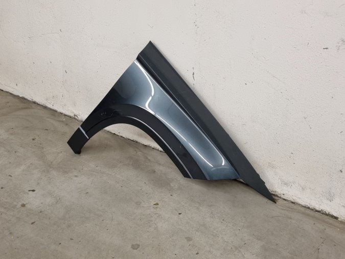 Seat Ateca / 2016-2022 / Desno krilo / Blatobran / Rub / ORIGINAL 575821106A