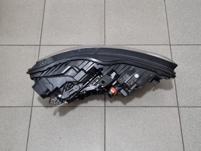 Audi A6 / C7 / 4G / 2014-2018 / Levi far / Matrix / ORIGINAL / NOVO  4G0941035