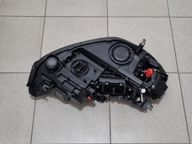 Audi A6 / C7 / 4G / 2014-2018 / Levi far / Matrix / ORIGINAL / NOVO  4G0941035