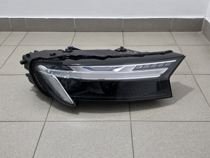 Audi Q7 / 4M / 2024-2026 / Desni far / Laser / ORIGINAL 4M0941086D