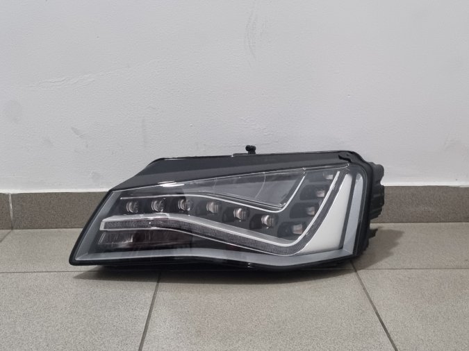 Audi A8 / D4 / 4H / 2010-2014 / Levi far / Full LED / ORIGINAL / NOVO  4H0941029 