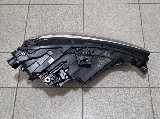 Audi A3 / 8Y / 2020-2022 / Levi far / Full LED / ORIGINAL / NOVO  8Y0941033 