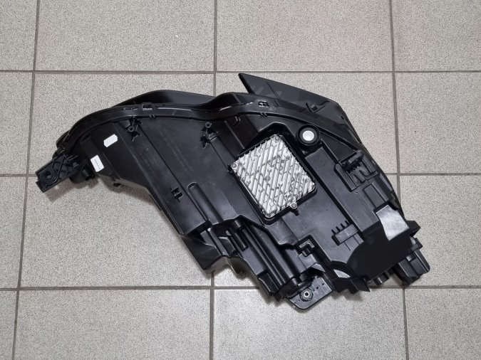 Audi A3 / 8Y / 2020-2022 / Levi far / Full LED / ORIGINAL / NOVO  8Y0941033 