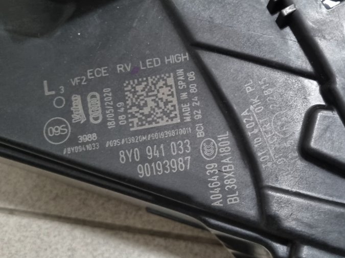 Audi A3 / 8Y / 2020-2022 / Levi far / Full LED / ORIGINAL / NOVO  8Y0941033 