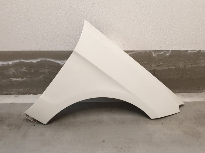 Mercedes / ML / W166 / 2011-2015 / Desno krilo / ORIGINAL A1668800506 