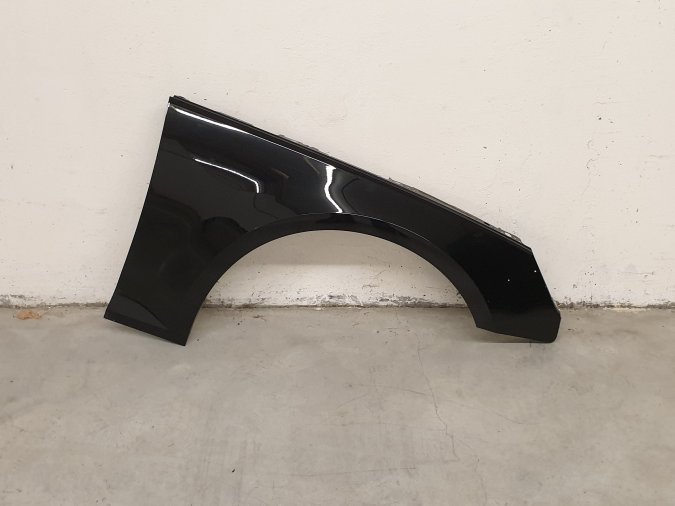 Audi A4 / 8W / 2020-2024 / Deno krilo / Blatobran / ORIGINAL 8W0821106A