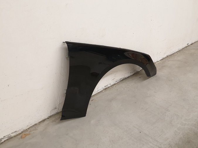 Audi A4 / 8W / 2020-2024 / Deno krilo / Blatobran / ORIGINAL 8W0821106A