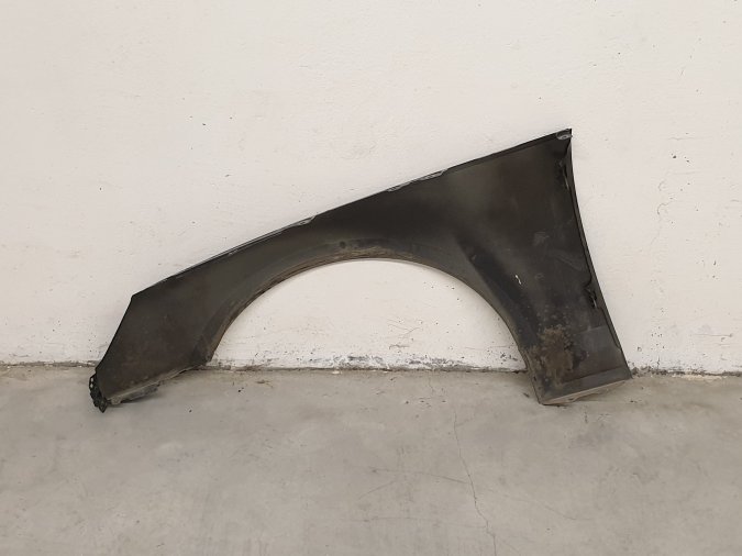 Audi A4 / 8W / 2020-2024 / Deno krilo / Blatobran / ORIGINAL 8W0821106A
