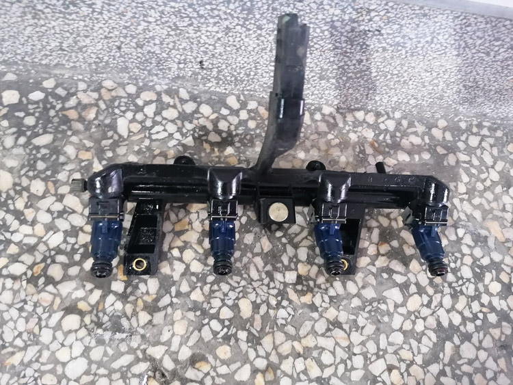 INJECTOR goriva -dizna  goriva 1984C6