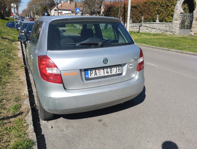škoda fabia Mk2 gepek vrata  5J6827025