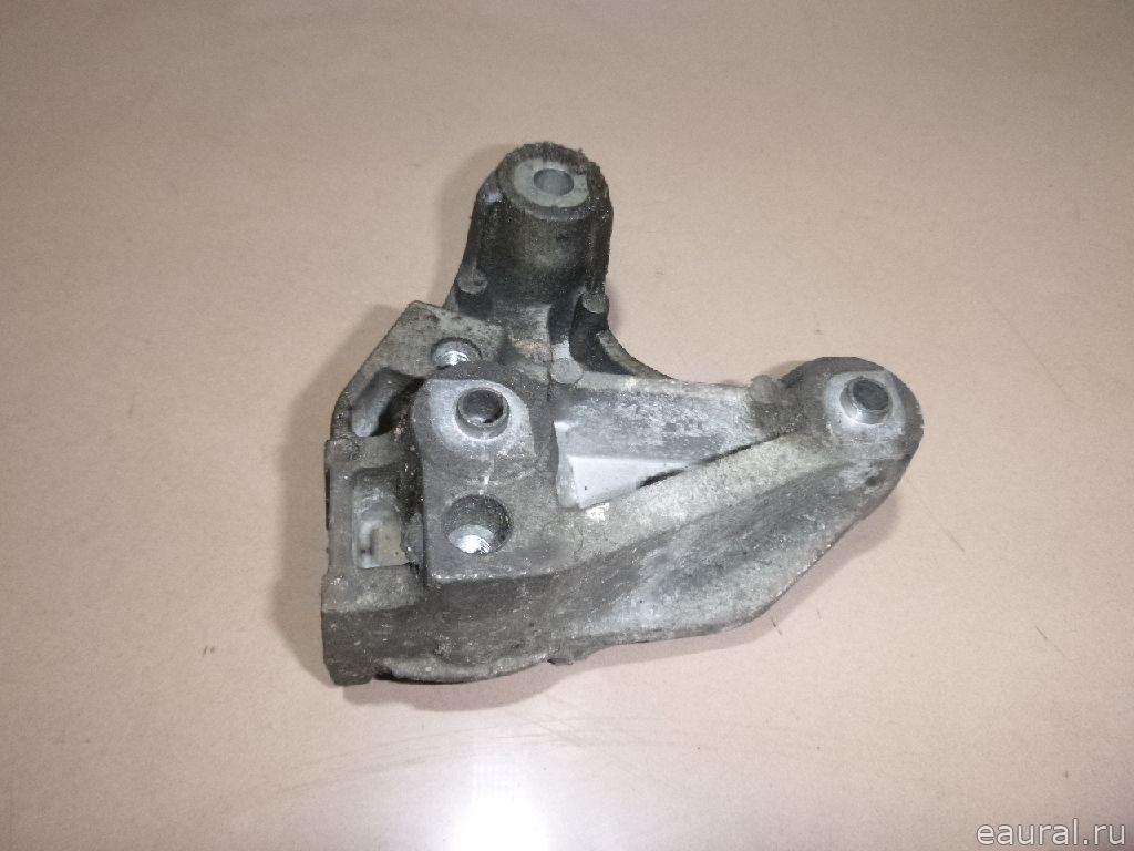 NOSAČ MOTORA LEVO 1813C1