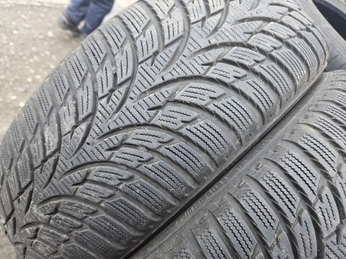 195/65 R15 Nokian