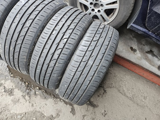 215/60 R16 Continental