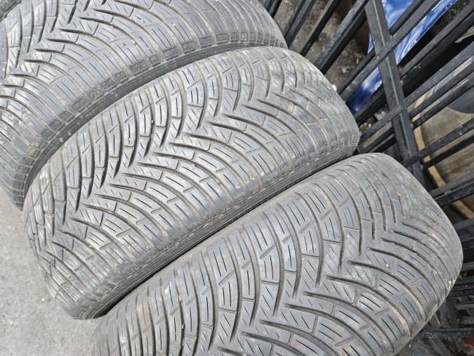 215/60 R16 Kleber