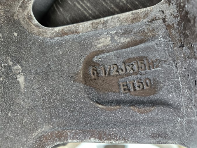 Aluminijumska felna 6.5J x R15 ET -44