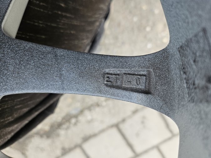 Aluminijumska felna 7.5J x R17 ET -40