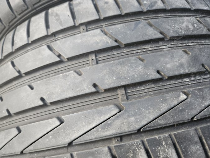245/40 R17 Hankook