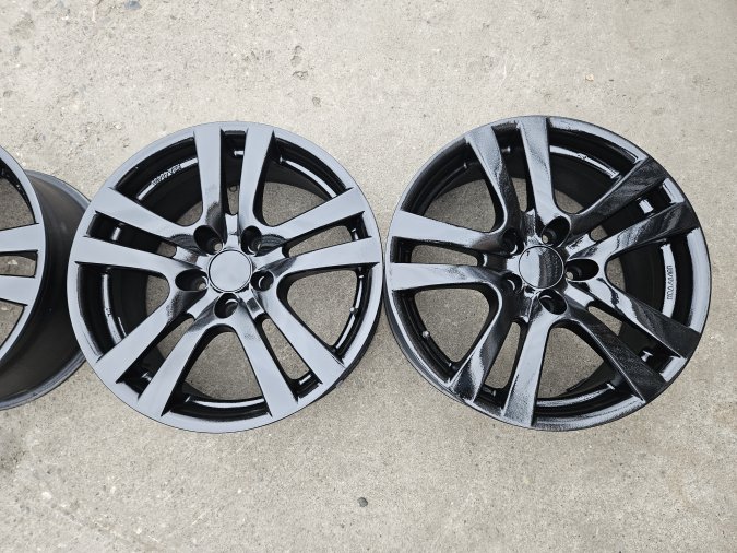 Aluminijumska felna 7J x R17 ET -35