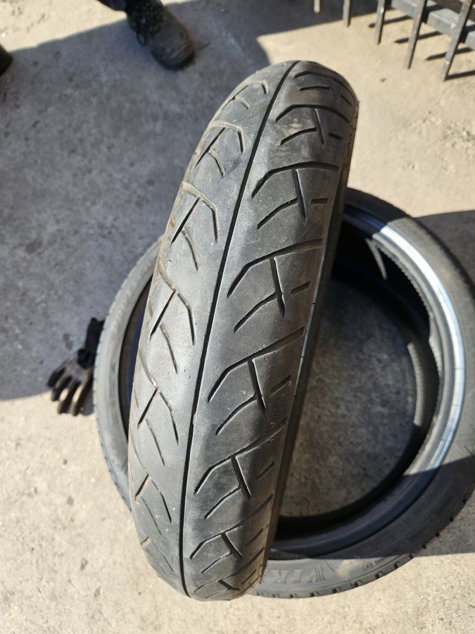 125/80 R18 Dunlop