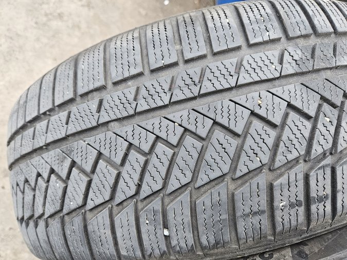 235/50 R19 Continental