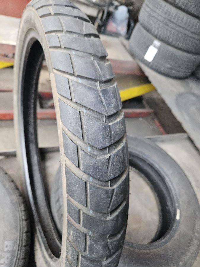 125/80 R21 Nokian