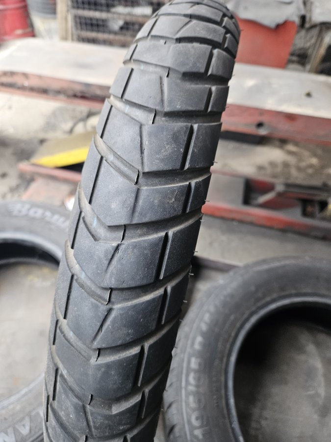 125/80 R21 Nokian