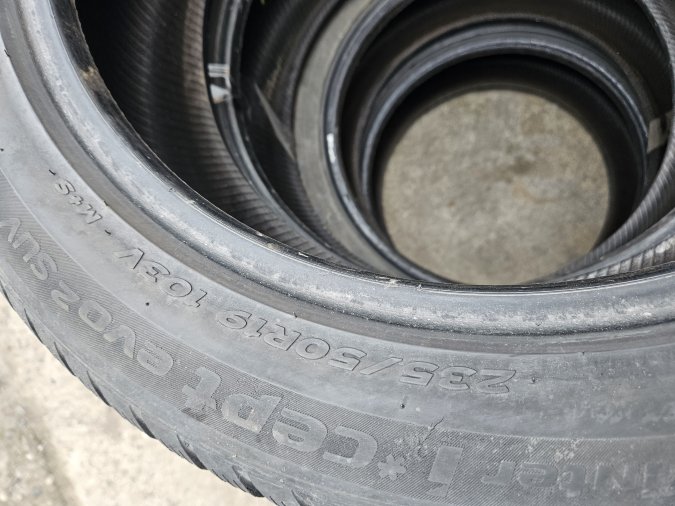 235/50 R19 Hankook