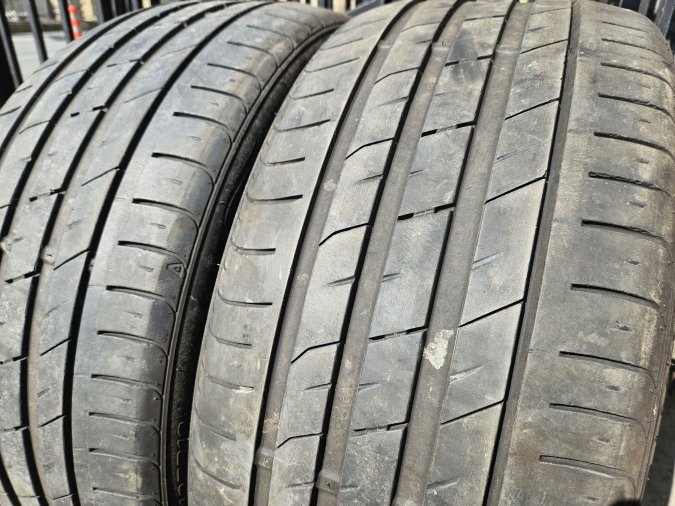 235/40 R19 Nexen