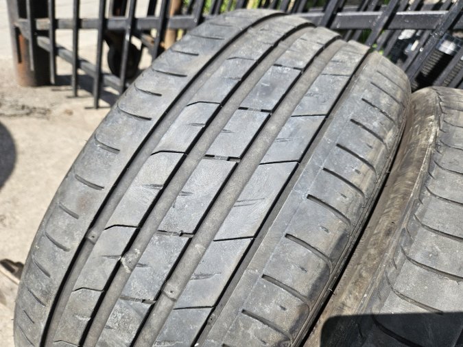 235/40 R19 Nexen