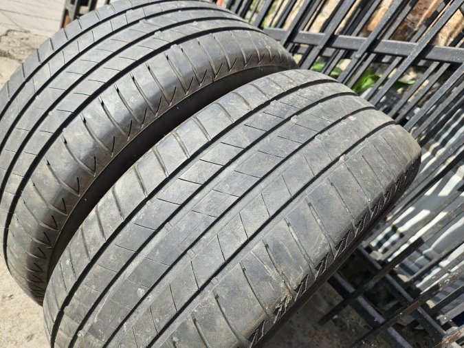 225/55 R17 Bridgestone