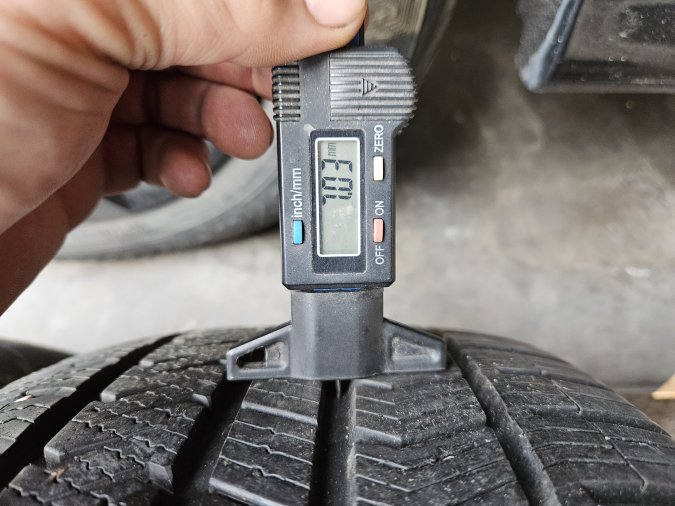 235/55 R17 Vrederstein