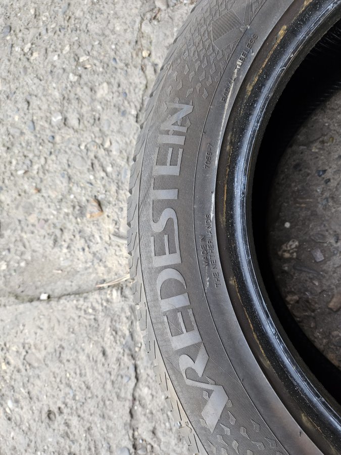 235/55 R17 Vrederstein