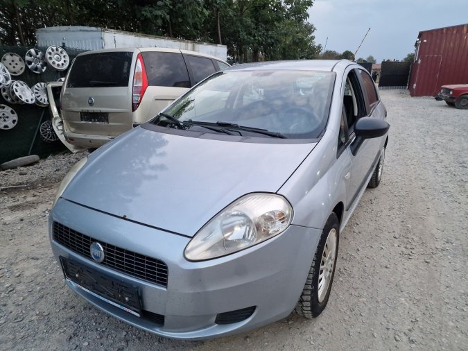 Prednji branik 735417219