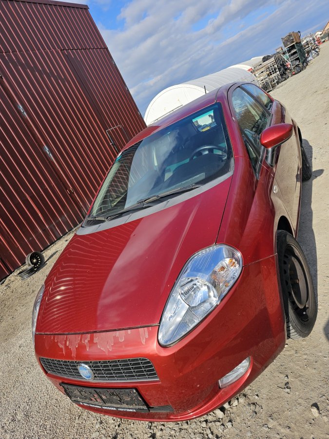 Prednji branik 735417219