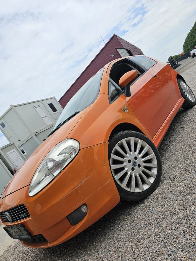 Prednji branik 735417219