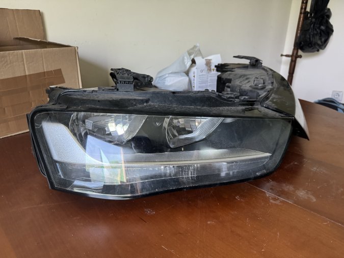 Audi a4 b8.5 farovi 8K0941003AC