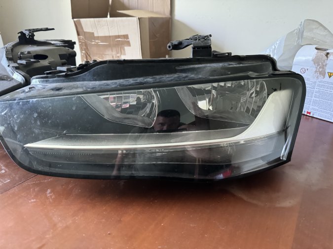 Audi a4 b8.5 farovi 8K0941003AC
