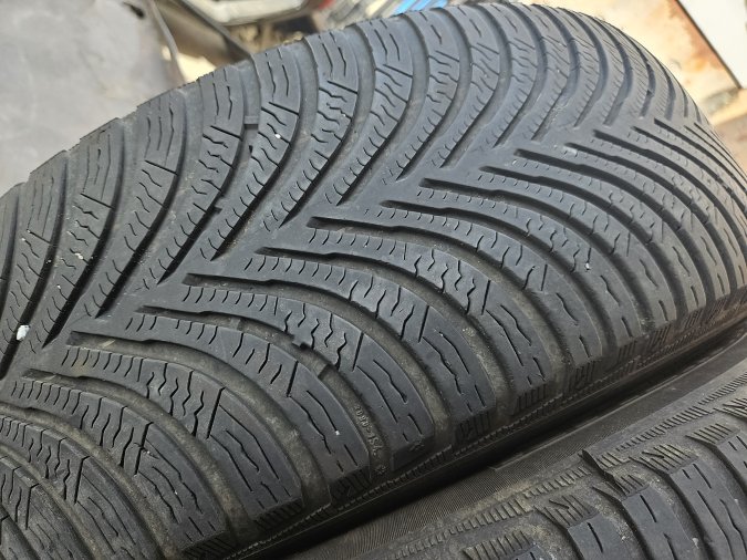 205/60 R16 Michelin